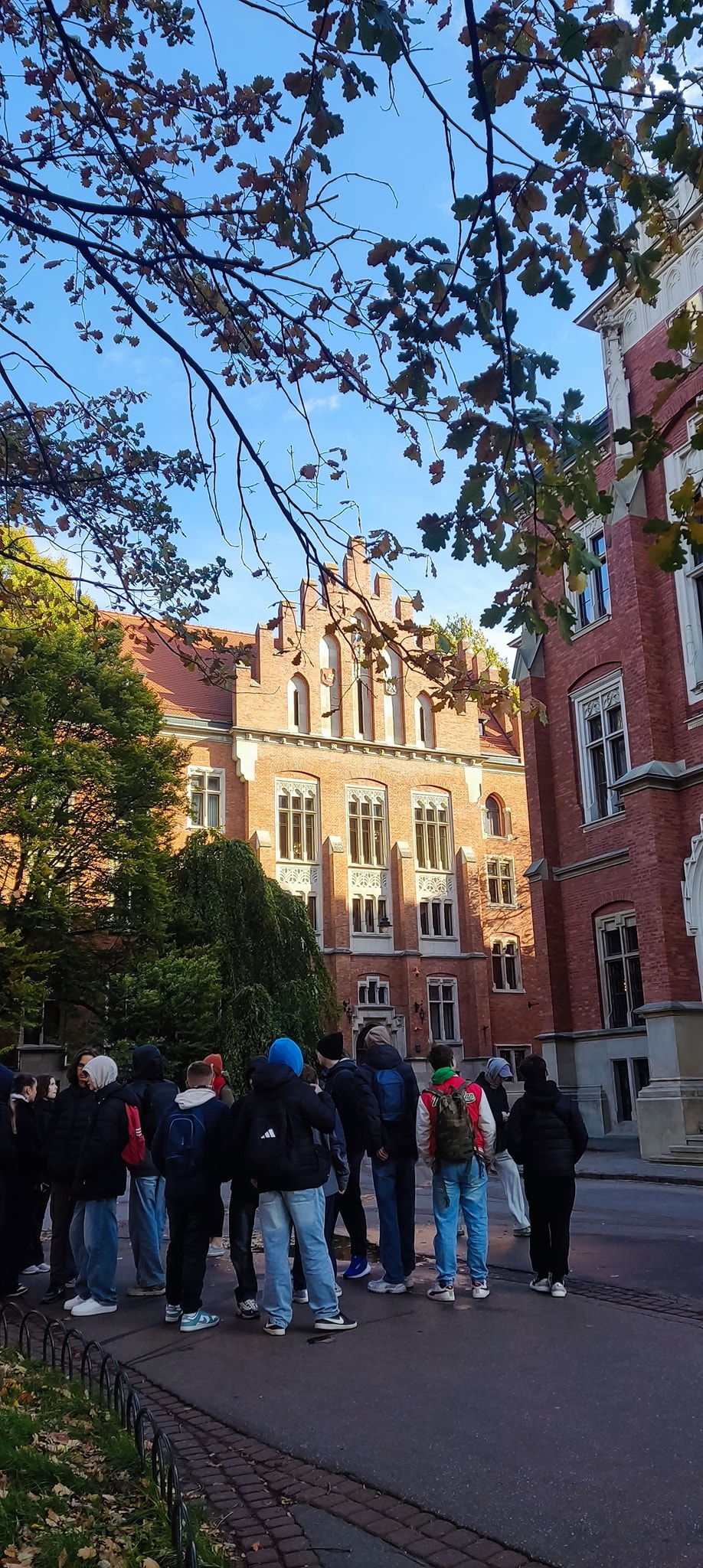 Kraków – edukacyjnie, zmysłowo i ekonomicznie - wycieczka klasy VIII do Centrum Nauki i Zmysłów WOMAI