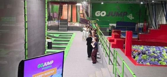 Wycieczka klasy 8 - GOJump i Teatr Współczesny 