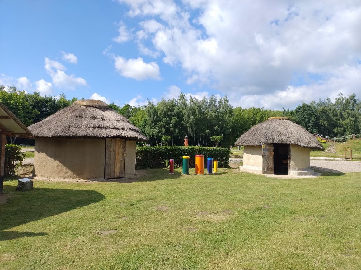 Wycieczka klas 1, 2 a i 2 b do Wiosek Świata - Parku Edukacji Globalnej i Wioski Alpak w Krakowie