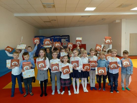 Pasowanie klas pierwszych na czytelników
